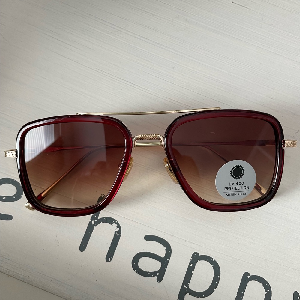 Brown and gold plastic/metal square aviator